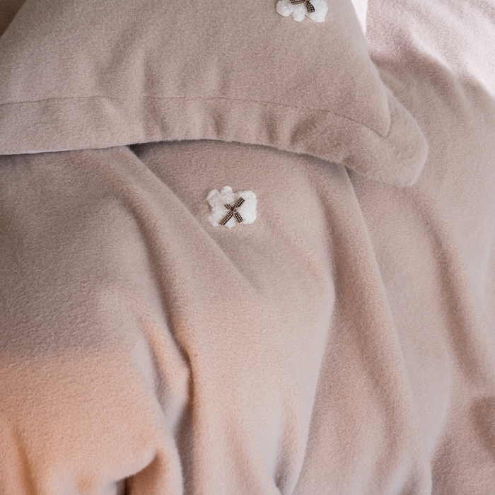 91家纺网 家纺一手货源 找家纺 佳汐蓝家纺 2025新款亲肤舒适A类糯米绒四件套 糯米绒 卡其