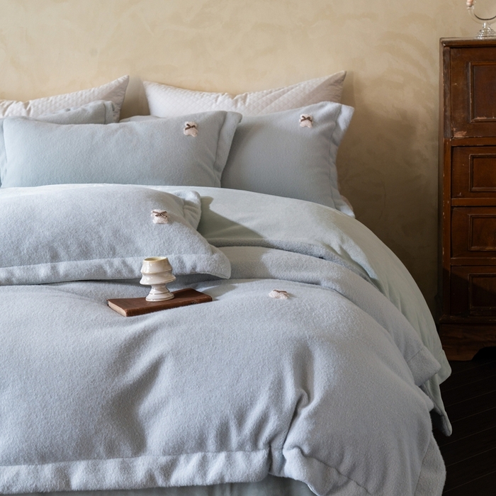 91家纺网 家纺一手货源 找家纺 佳汐蓝家纺 2025新款亲肤舒适A类糯米绒四件套 糯米绒 气泡蓝