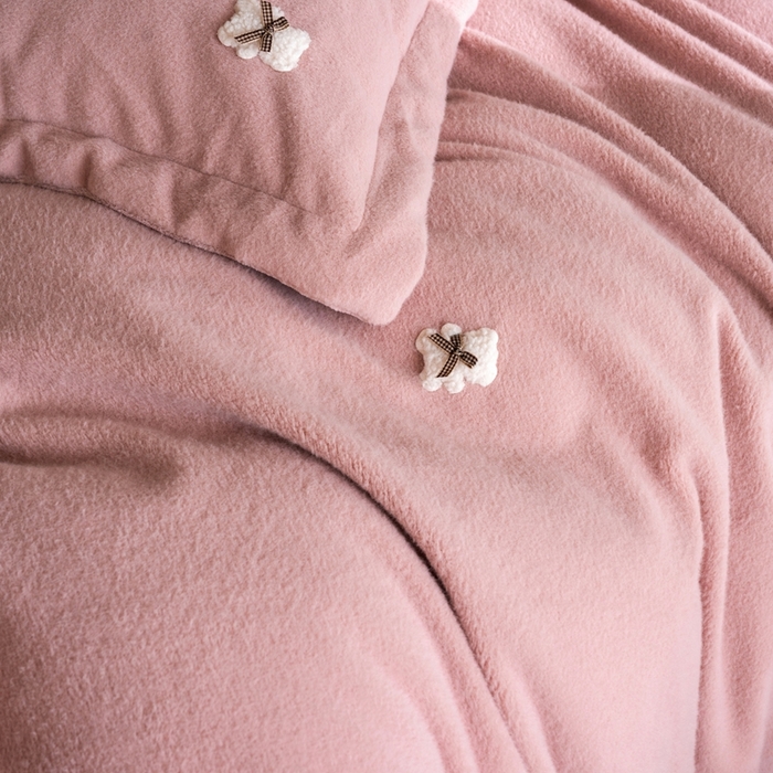 91家纺网 家纺一手货源 找家纺 佳汐蓝家纺 2025新款亲肤舒适A类糯米绒四件套 糯米绒-裸粉