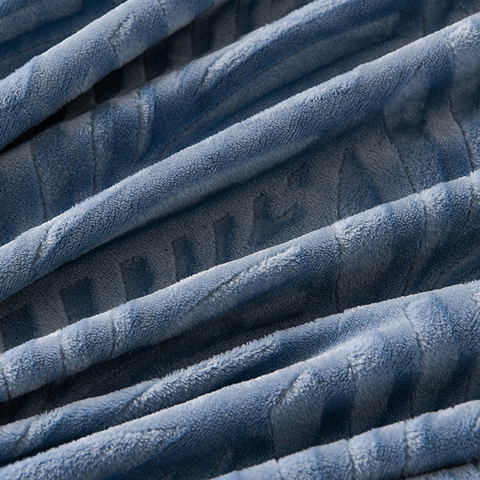 91家纺网 家纺一手货源 找家纺 紫月轩家纺 2025新款牛奶绒雕花四件套香槟-雾蓝