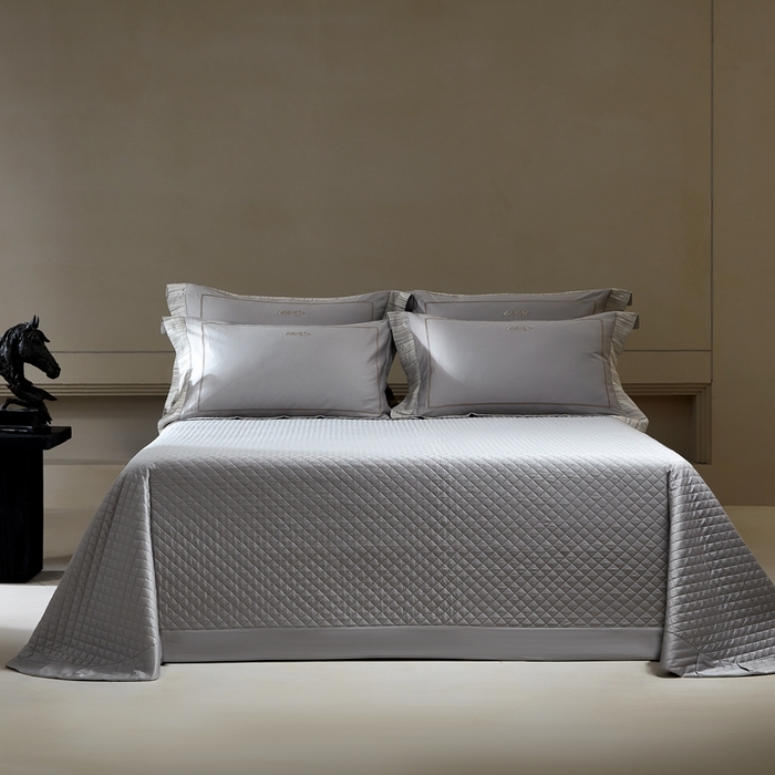 91家纺网 家纺一手货源 找家纺 佳汐蓝家纺 2025新款亲肤舒适色织提花四件套-格瑞丝 格瑞丝-烟絮灰