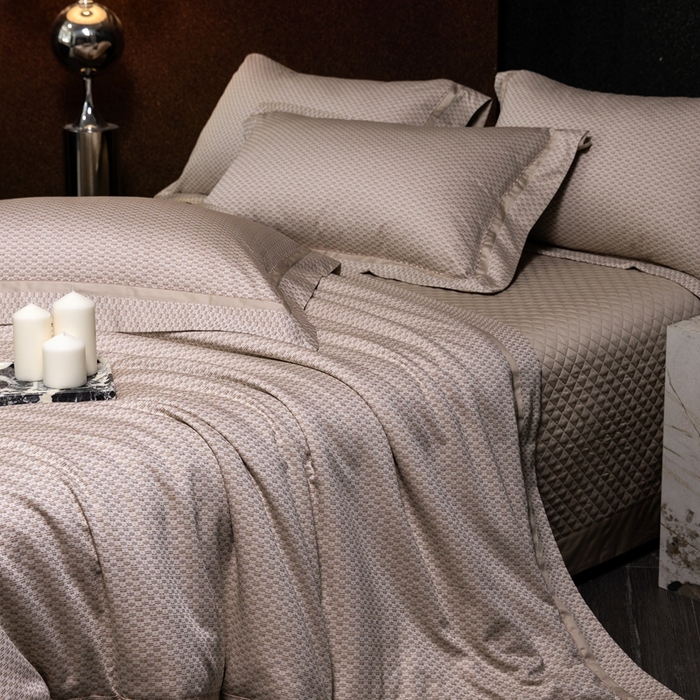 91家纺网 家纺一手货源 找家纺 佳汐蓝家纺 2025新款亲肤舒适色织提花四件套-茜茜格 茜茜格-咖