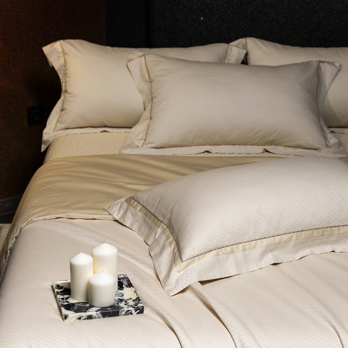 91家纺网 家纺一手货源 找家纺 佳汐蓝家纺 2025新款亲肤舒适色织提花四件套-茜茜格 茜茜格-黄