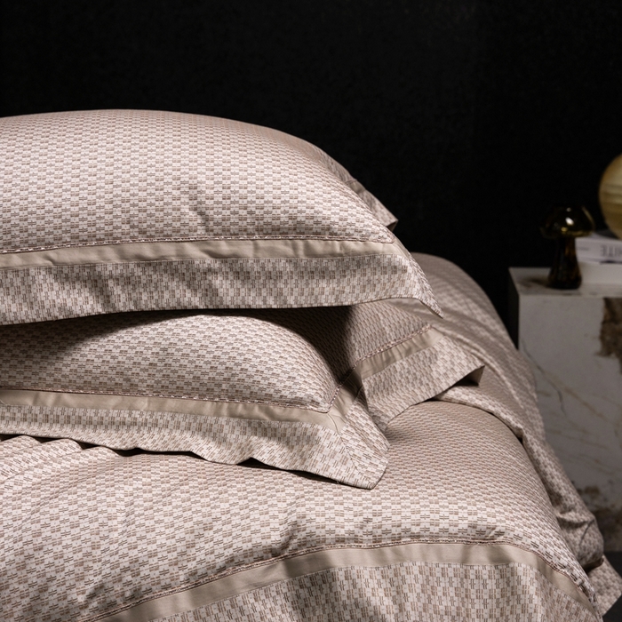 91家纺网 家纺一手货源 找家纺 佳汐蓝家纺 2025新款亲肤舒适色织提花四件套-茜茜格 茜茜格-咖