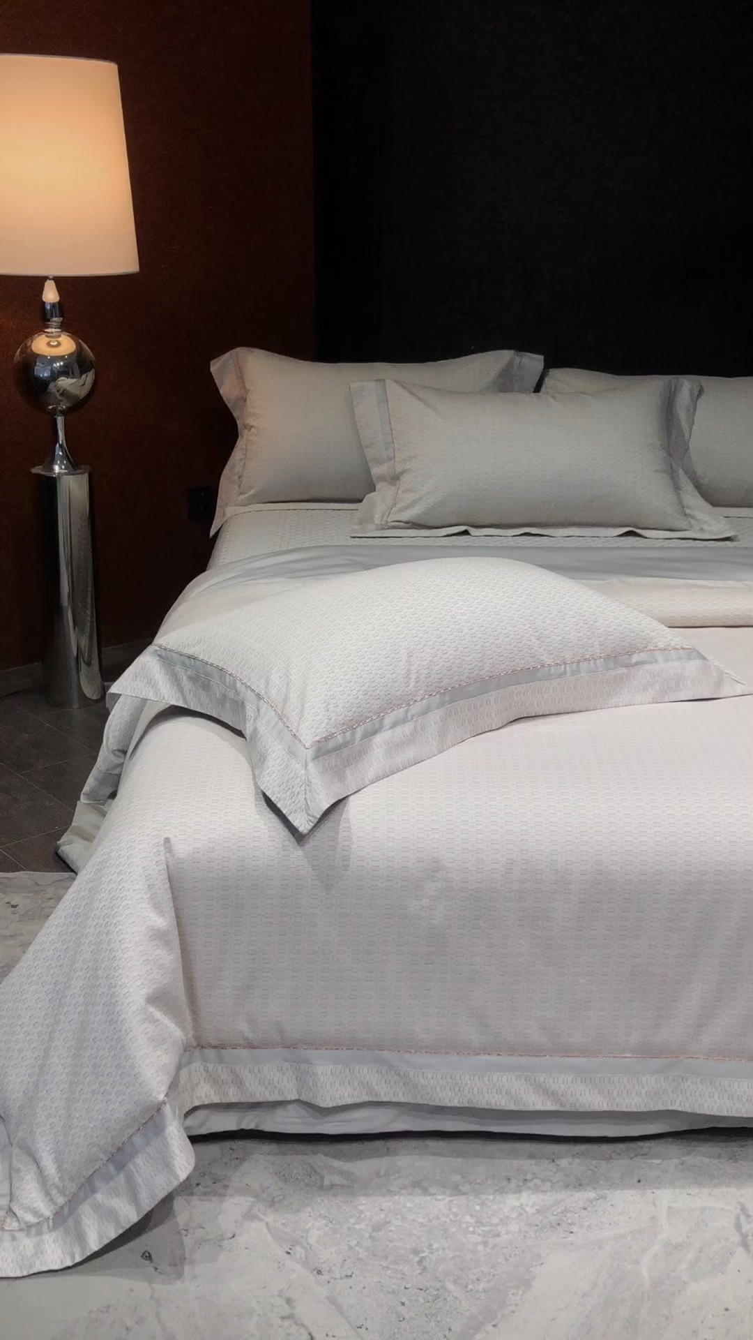 91家纺网 家纺一手货源 找家纺 佳汐蓝家纺 2025新款亲肤舒适色织提花四件套-茜茜格 茜茜格-灰