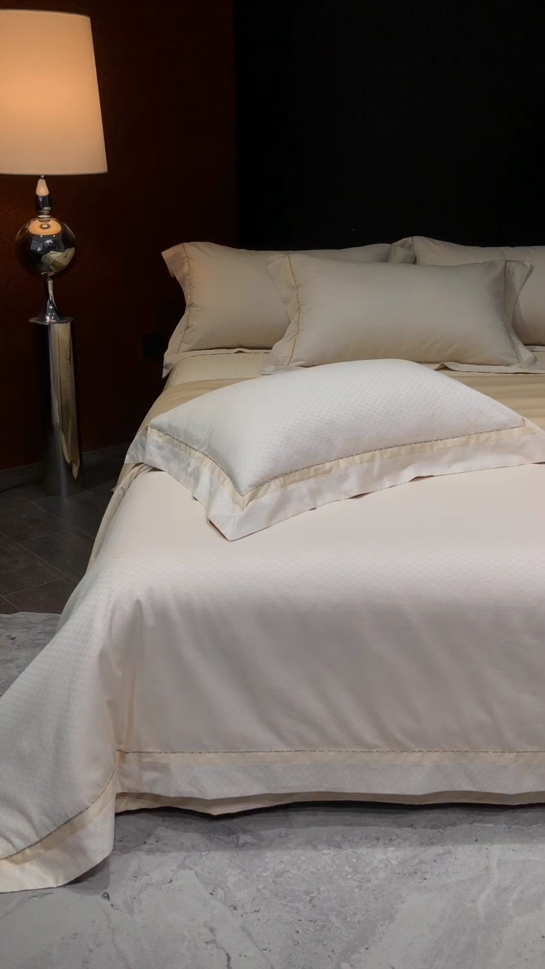 91家纺网 家纺一手货源 找家纺 佳汐蓝家纺 2025新款亲肤舒适色织提花四件套-茜茜格 茜茜格-黄