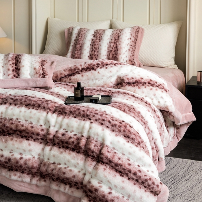 91家纺网 家纺一手货源 找家纺 （总）佳汐蓝家纺 2025新款亲肤舒适A类波点兔毛绒四件套-波点兔毛