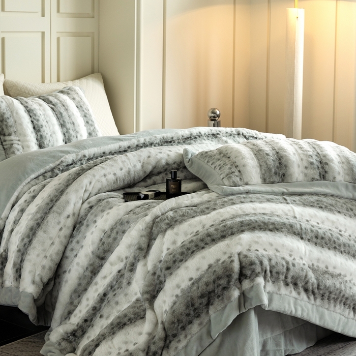 91家纺网 家纺一手货源 找家纺 佳汐蓝家纺 2025新款亲肤舒适A类波点兔毛绒四件套-波点兔毛 波点兔毛-浅绿