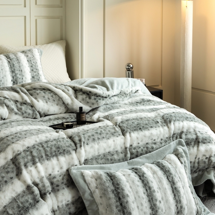 91家纺网 家纺一手货源 找家纺 佳汐蓝家纺 2025新款亲肤舒适A类波点兔毛绒四件套-波点兔毛 波点兔毛-浅绿