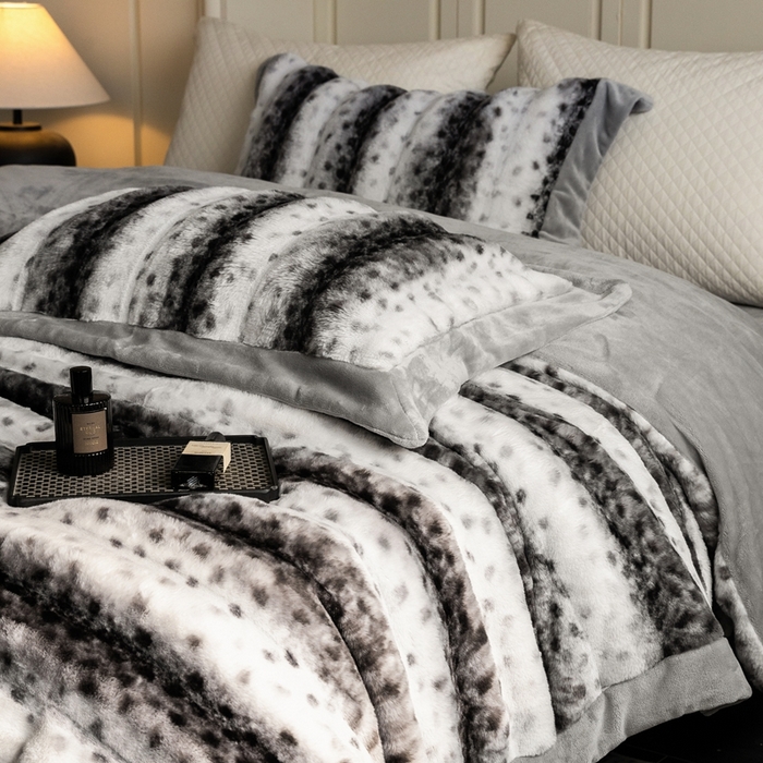 91家纺网 家纺一手货源 找家纺 佳汐蓝家纺 2025新款亲肤舒适A类波点兔毛绒四件套-波点兔毛 波点兔毛-深灰