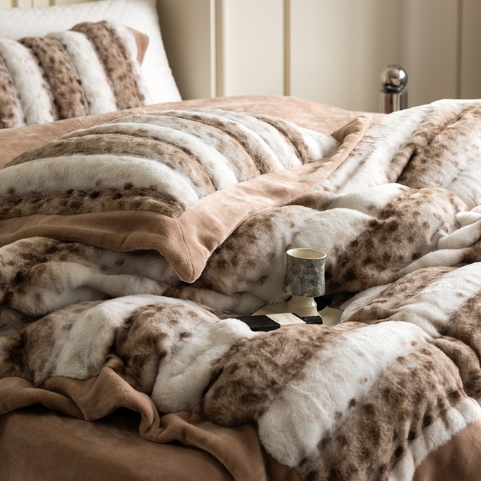 91家纺网 家纺一手货源 找家纺 佳汐蓝家纺 2025新款亲肤舒适A类波点兔毛绒四件套-波点兔毛 波点兔毛-卡其