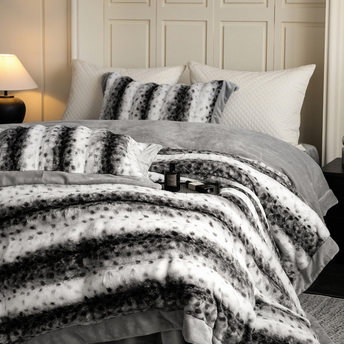 91家纺网 家纺一手货源 找家纺 佳汐蓝家纺 2025新款亲肤舒适A类波点兔毛绒四件套-波点兔毛 波点兔毛-深灰