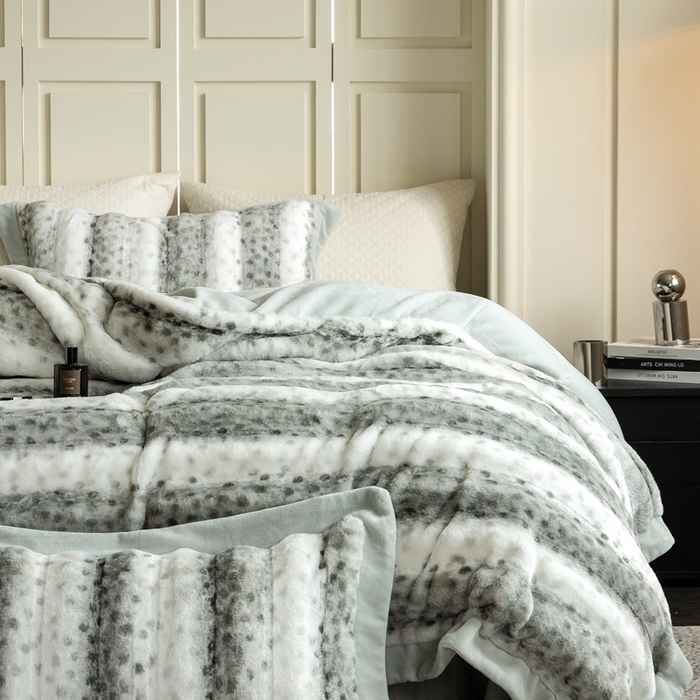 91家纺网 家纺一手货源 找家纺 佳汐蓝家纺 2025新款亲肤舒适A类波点兔毛绒四件套-波点兔毛 波点兔毛-浅绿