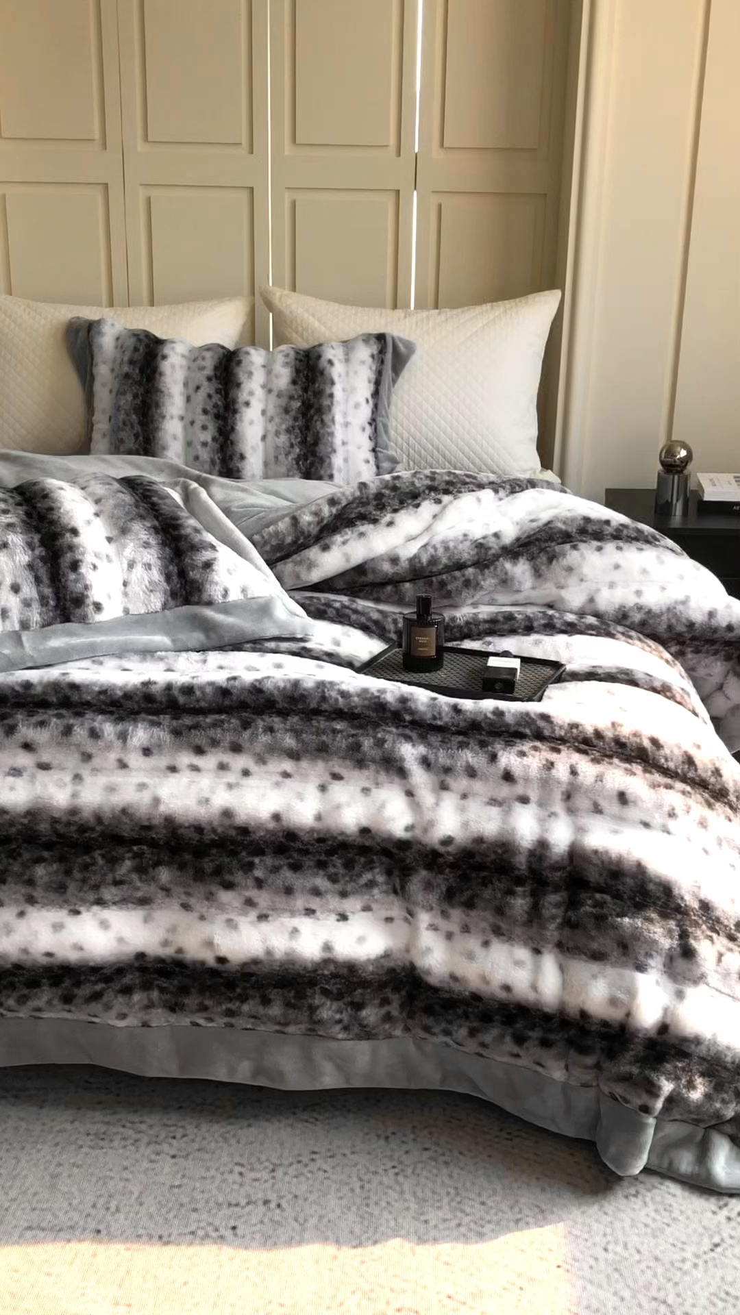 91家纺网 家纺一手货源 找家纺 佳汐蓝家纺 2025新款亲肤舒适A类波点兔毛绒四件套-波点兔毛 波点兔毛-深灰