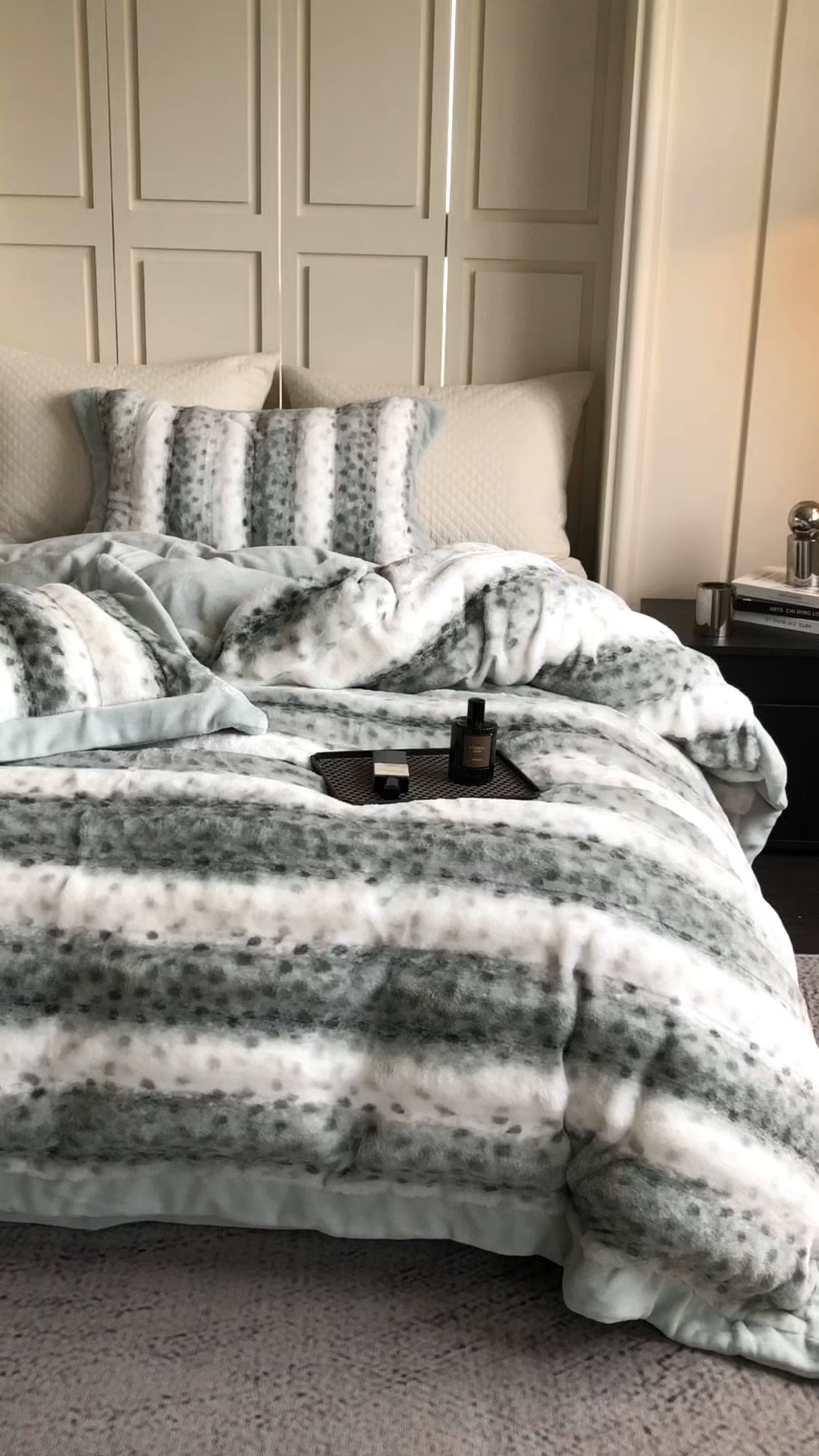 91家纺网 家纺一手货源 找家纺 佳汐蓝家纺 2025新款亲肤舒适A类波点兔毛绒四件套-波点兔毛 波点兔毛-浅绿