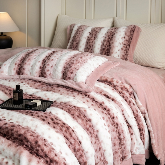 91家纺网 家纺一手货源 找家纺 佳汐蓝家纺 2025新款亲肤舒适A类波点兔毛绒四件套-波点兔毛 波点兔毛-深粉