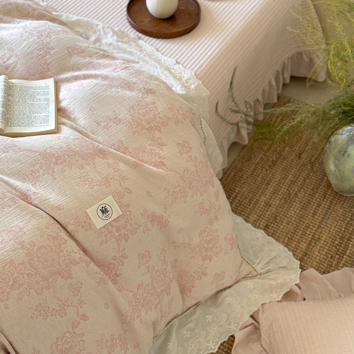 91家纺网 家纺一手货源 找家纺 漫调家纺 2025新款棉麻提花床盖四件套-棉麻絮语 棉麻絮语-粉
