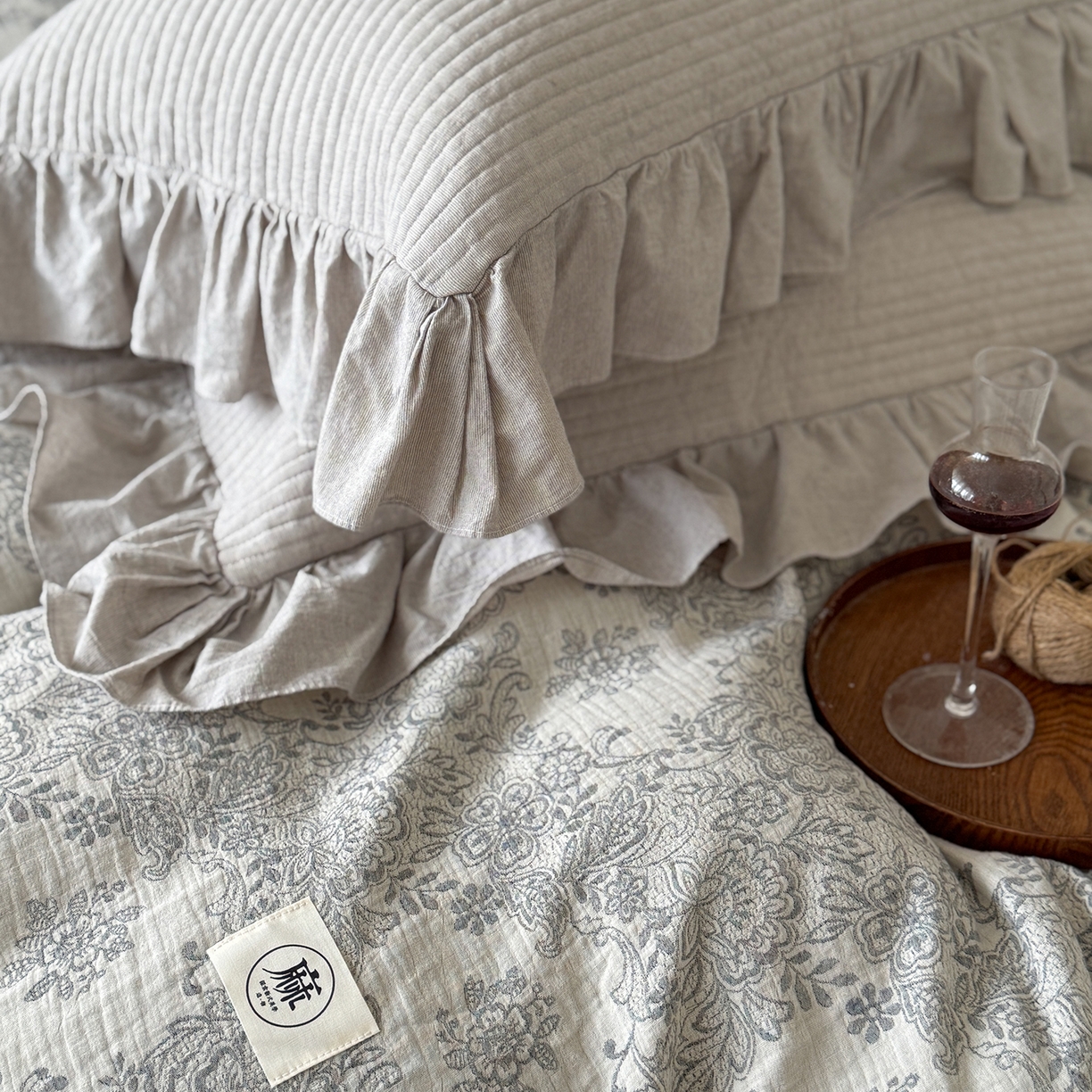 91家纺网 家纺一手货源 找家纺 漫调家纺 2025新款棉麻提花床盖四件套-棉麻絮语 棉麻絮语-灰