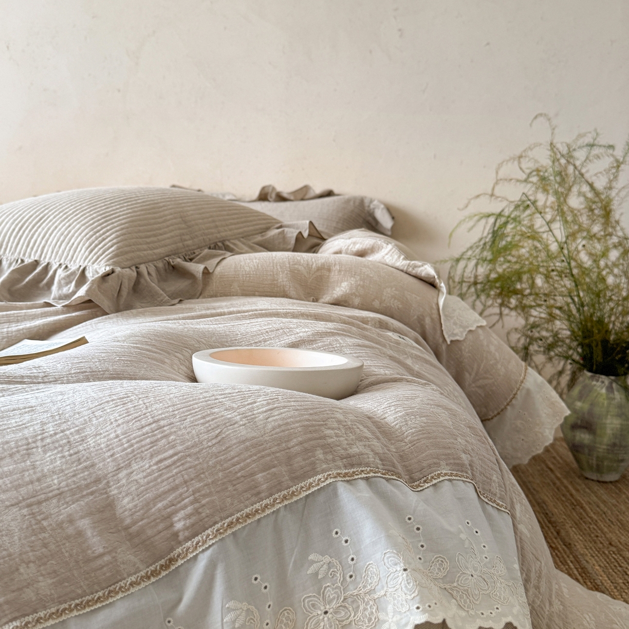 91家纺网 家纺一手货源 找家纺 漫调家纺 2025新款棉麻提花床盖四件套-棉麻絮语 棉麻絮语-咖