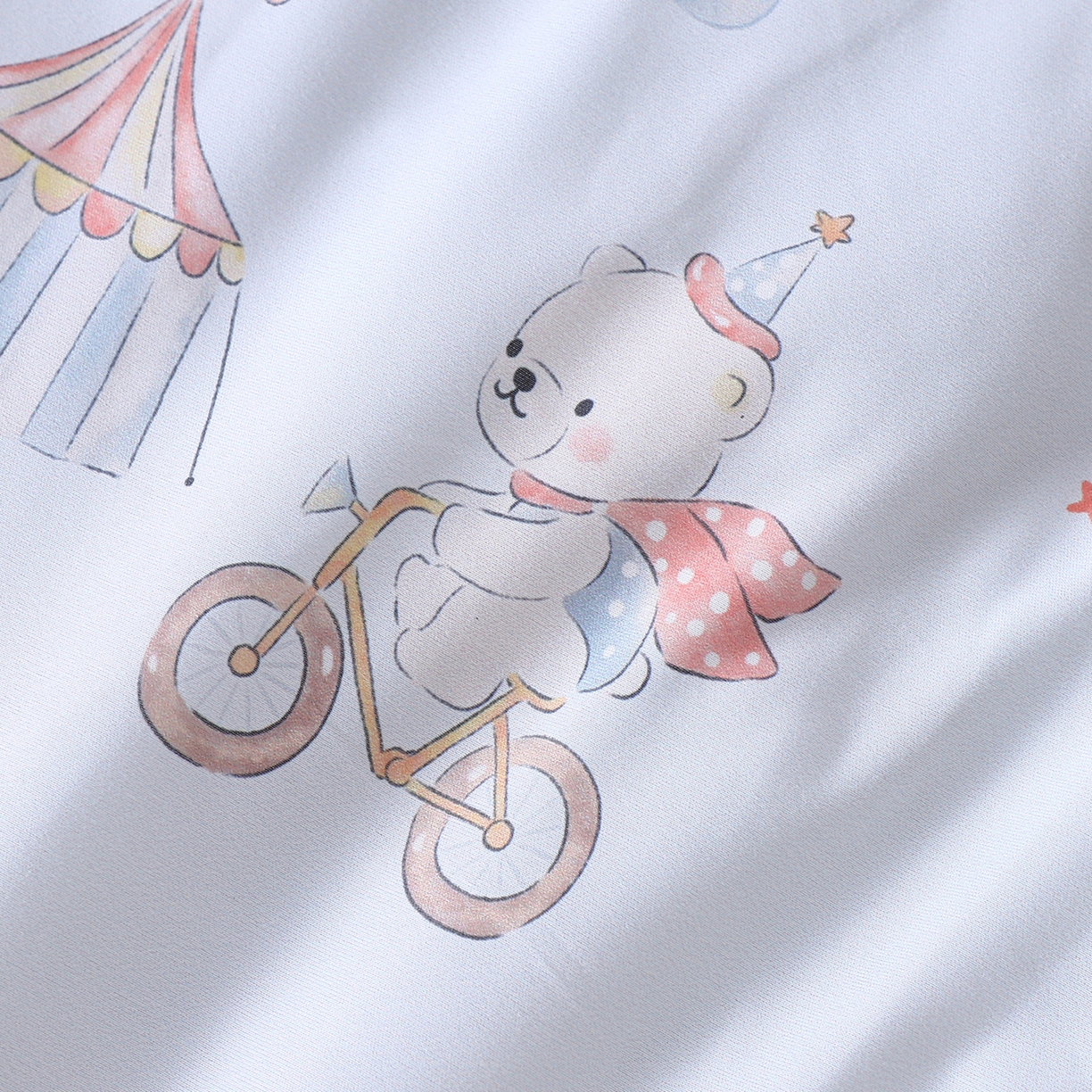 91家纺网 家纺一手货源 找家纺 悦织湾家纺 小海星款针织棉宝宝绒豆豆被被子被芯2025新款秋冬轻奢时尚单人床学生宿舍毛毯 童话镇