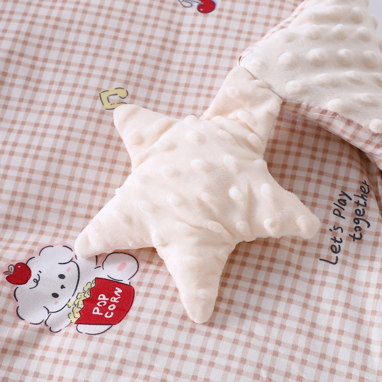 91家纺网 家纺一手货源 找家纺 悦织湾家纺 小海星款针织棉宝宝绒豆豆被被子被芯2025新款秋冬轻奢时尚单人床学生宿舍毛毯 小狗卷卷