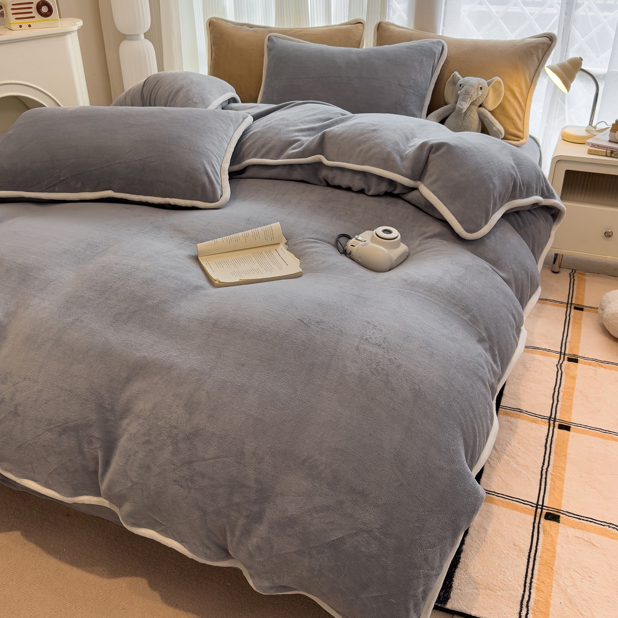 91家纺网 家纺一手货源 找家纺 N先生_2025新款牛奶绒纯色包边四件套 高级灰