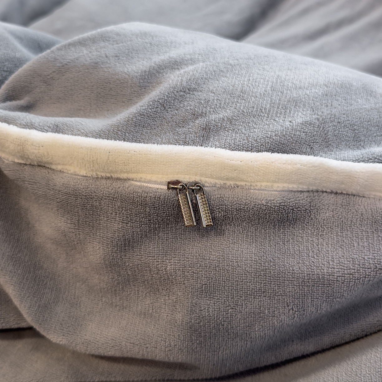 91家纺网 家纺一手货源 找家纺 N先生_2025新款牛奶绒纯色包边四件套 高级灰