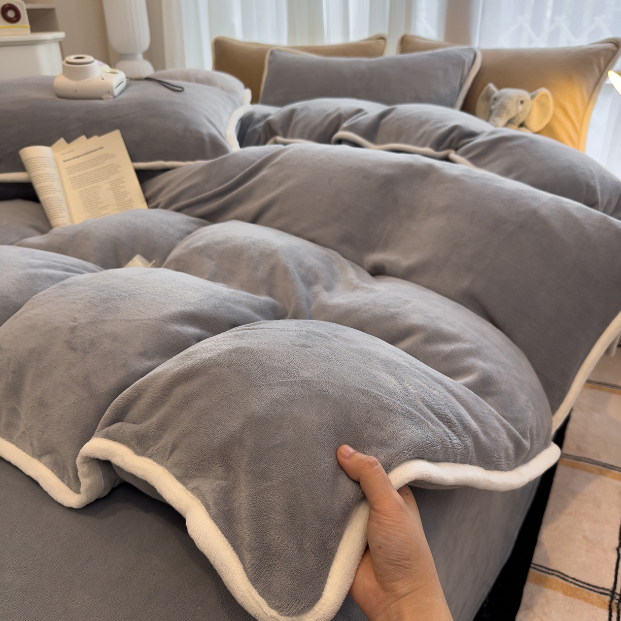 91家纺网 家纺一手货源 找家纺 N先生_2025新款牛奶绒纯色包边四件套 高级灰