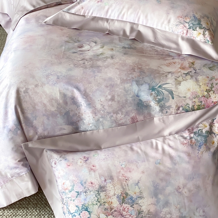 91家纺网 家纺一手货源 找家纺 太古汇家居 2025新款长绒棉纯棉活性丝光工艺数码印花四件套 陌上花开-紫