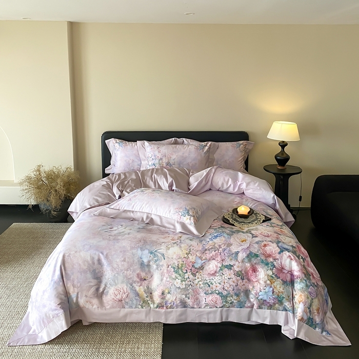 91家纺网 家纺一手货源 找家纺 太古汇家居 2025新款长绒棉纯棉活性丝光工艺数码印花四件套 陌上花开-紫