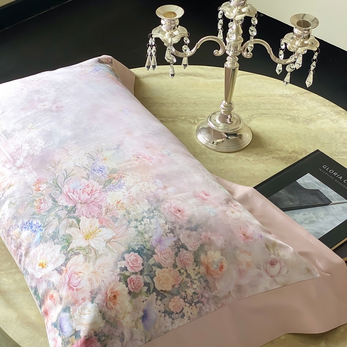 91家纺网 家纺一手货源 找家纺 太古汇家居 2025新款长绒棉纯棉活性丝光工艺数码印花四件套 陌上花开-粉