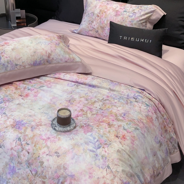 91家纺网 家纺一手货源 找家纺 太古汇家居 2025新款长绒棉纯棉活性丝光工艺数码印花四件套 苒晞-粉