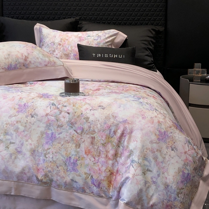 91家纺网 家纺一手货源 找家纺 太古汇家居 2025新款长绒棉纯棉活性丝光工艺数码印花四件套 苒晞-粉