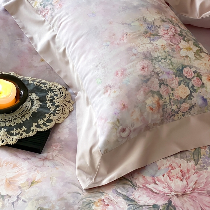 91家纺网 家纺一手货源 找家纺 太古汇家居 2025新款长绒棉纯棉活性丝光工艺数码印花四件套 陌上花开-粉