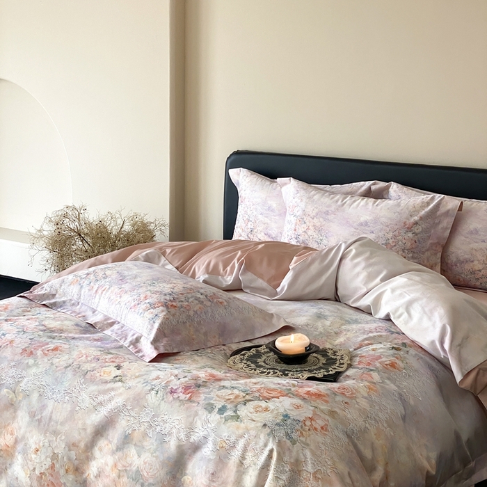 91家纺网 家纺一手货源 找家纺 太古汇家居 2025新款长绒棉纯棉活性丝光工艺数码印花四件套 花间集-柔雾玉