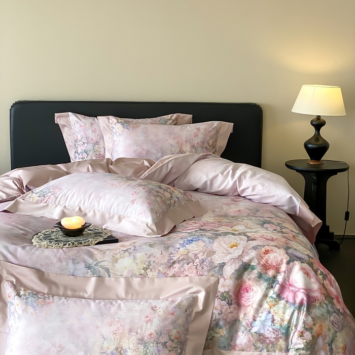 91家纺网 家纺一手货源 找家纺 太古汇家居 2025新款长绒棉纯棉活性丝光工艺数码印花四件套 陌上花开-粉