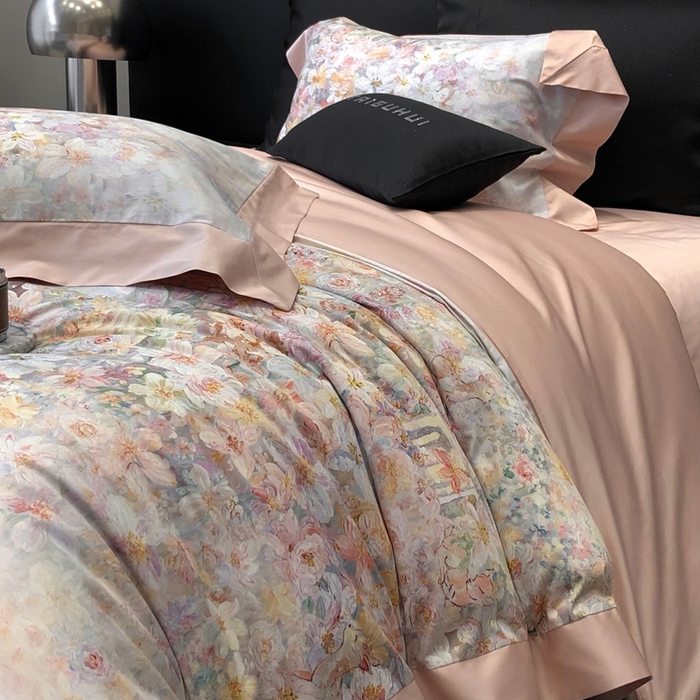 91家纺网 家纺一手货源 找家纺 太古汇家居 2025新款长绒棉纯棉活性丝光工艺数码印花四件套 花慕里-藕粉玉