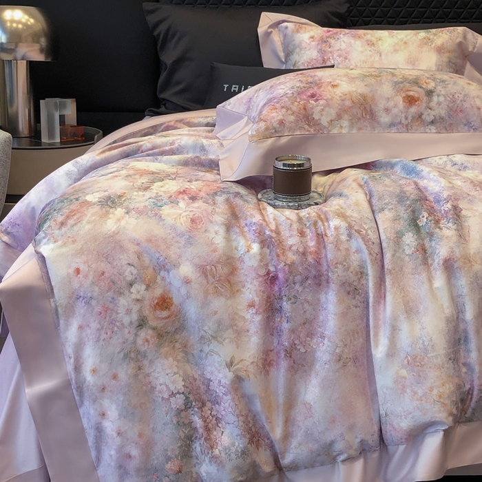 91家纺网 家纺一手货源 找家纺 太古汇家居 2025新款长绒棉纯棉活性丝光工艺数码印花四件套 雾野山茶-紫