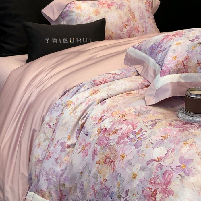 91家纺网 家纺一手货源 找家纺 太古汇家居 2025新款长绒棉纯棉活性丝光工艺数码印花四件套 一亩花棠-粉