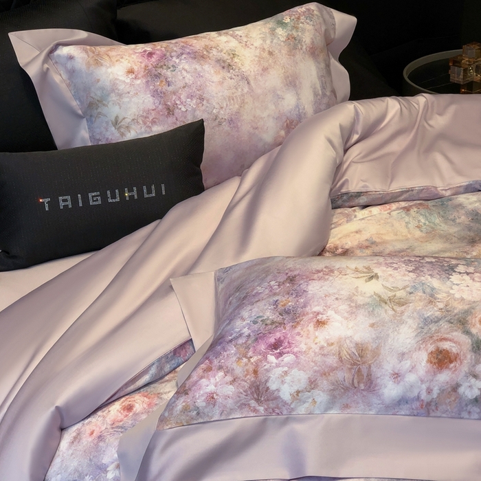 91家纺网 家纺一手货源 找家纺 太古汇家居 2025新款长绒棉纯棉活性丝光工艺数码印花四件套 雾野山茶-紫