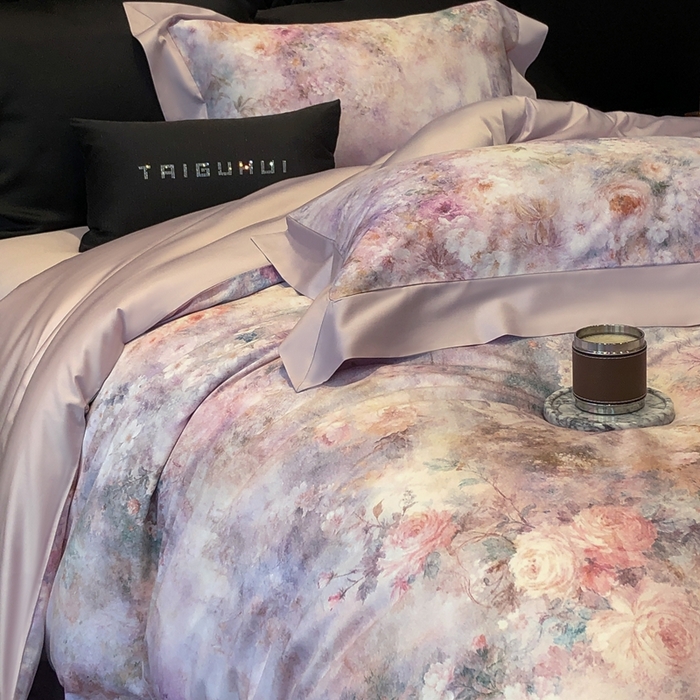 91家纺网 家纺一手货源 找家纺 太古汇家居 2025新款长绒棉纯棉活性丝光工艺数码印花四件套 雾野山茶-紫