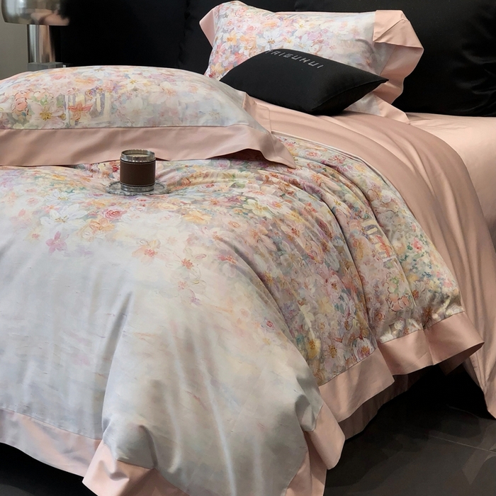 91家纺网 家纺一手货源 找家纺 太古汇家居 2025新款长绒棉纯棉活性丝光工艺数码印花四件套 花慕里-藕粉玉