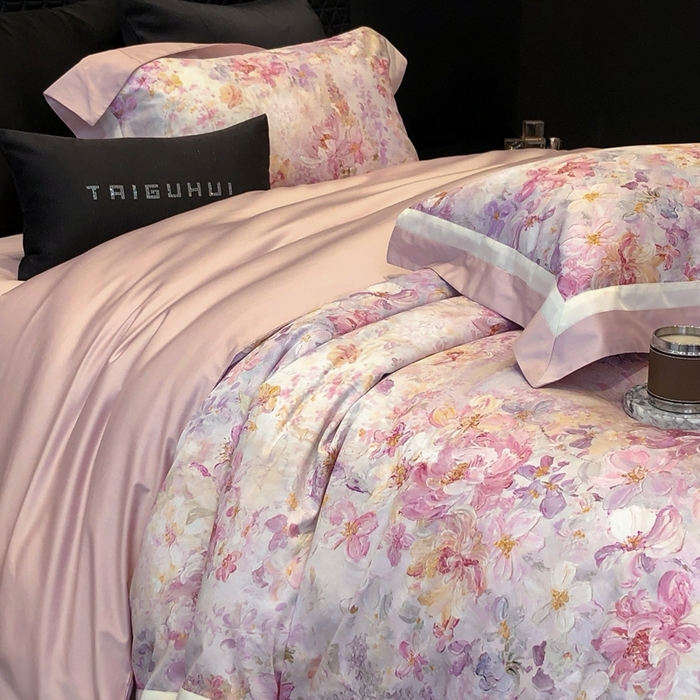 91家纺网 家纺一手货源 找家纺 太古汇家居 2025新款长绒棉纯棉活性丝光工艺数码印花四件套 一亩花棠-粉