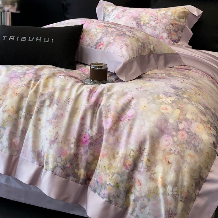 91家纺网 家纺一手货源 找家纺 太古汇家居 2025新款长绒棉纯棉活性丝光工艺数码印花四件套 花屿星辰-紫