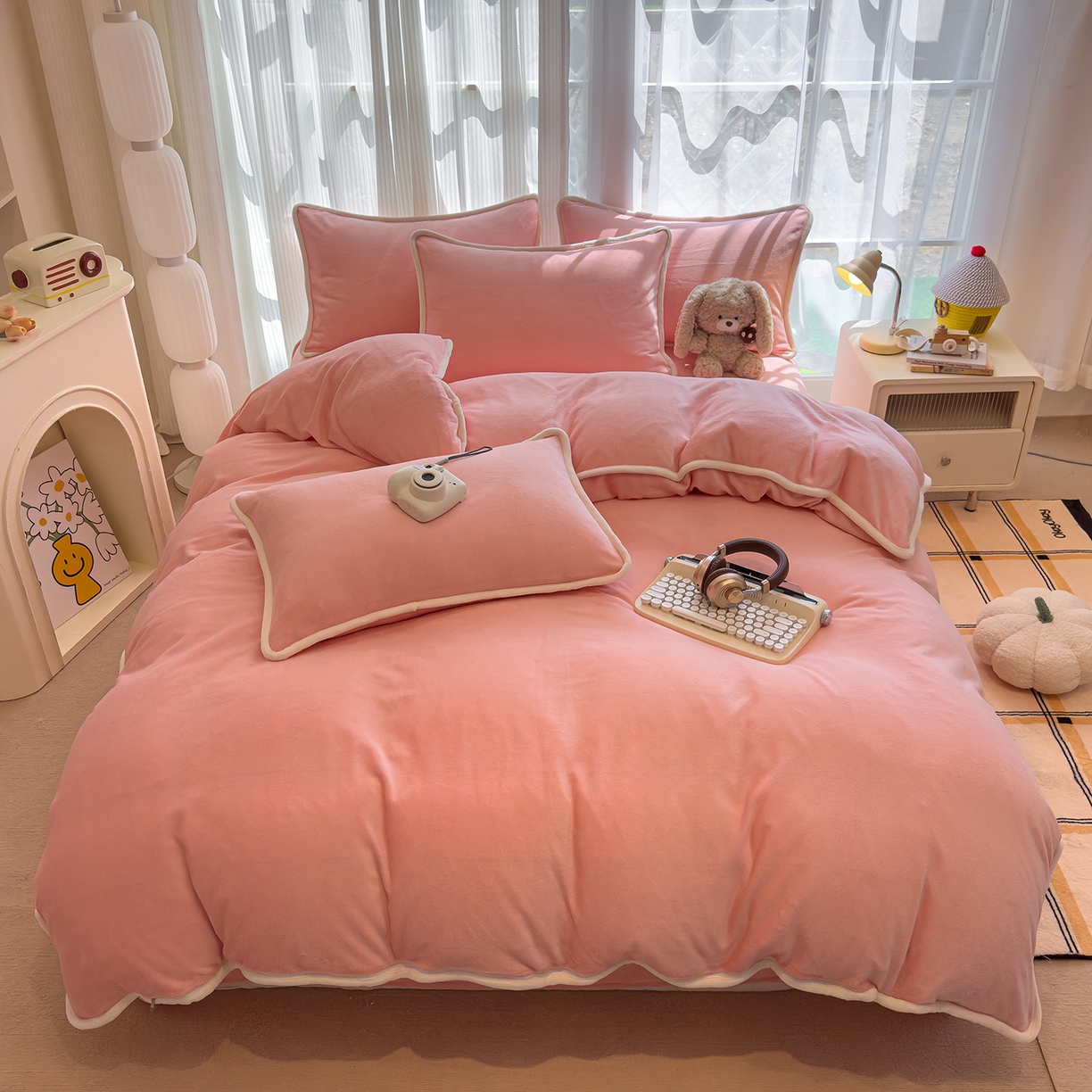 91家纺网 家纺一手货源 找家纺 N先生_2025新款牛奶绒纯色包边四件套 玫瑰粉