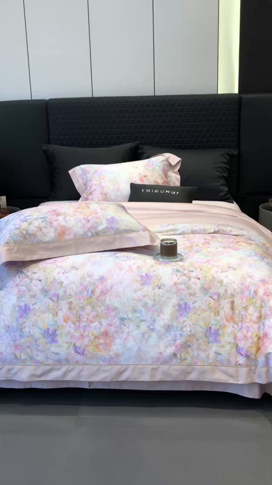 91家纺网 家纺一手货源 找家纺 太古汇家居 2025新款长绒棉纯棉活性丝光工艺数码印花四件套 苒晞-粉