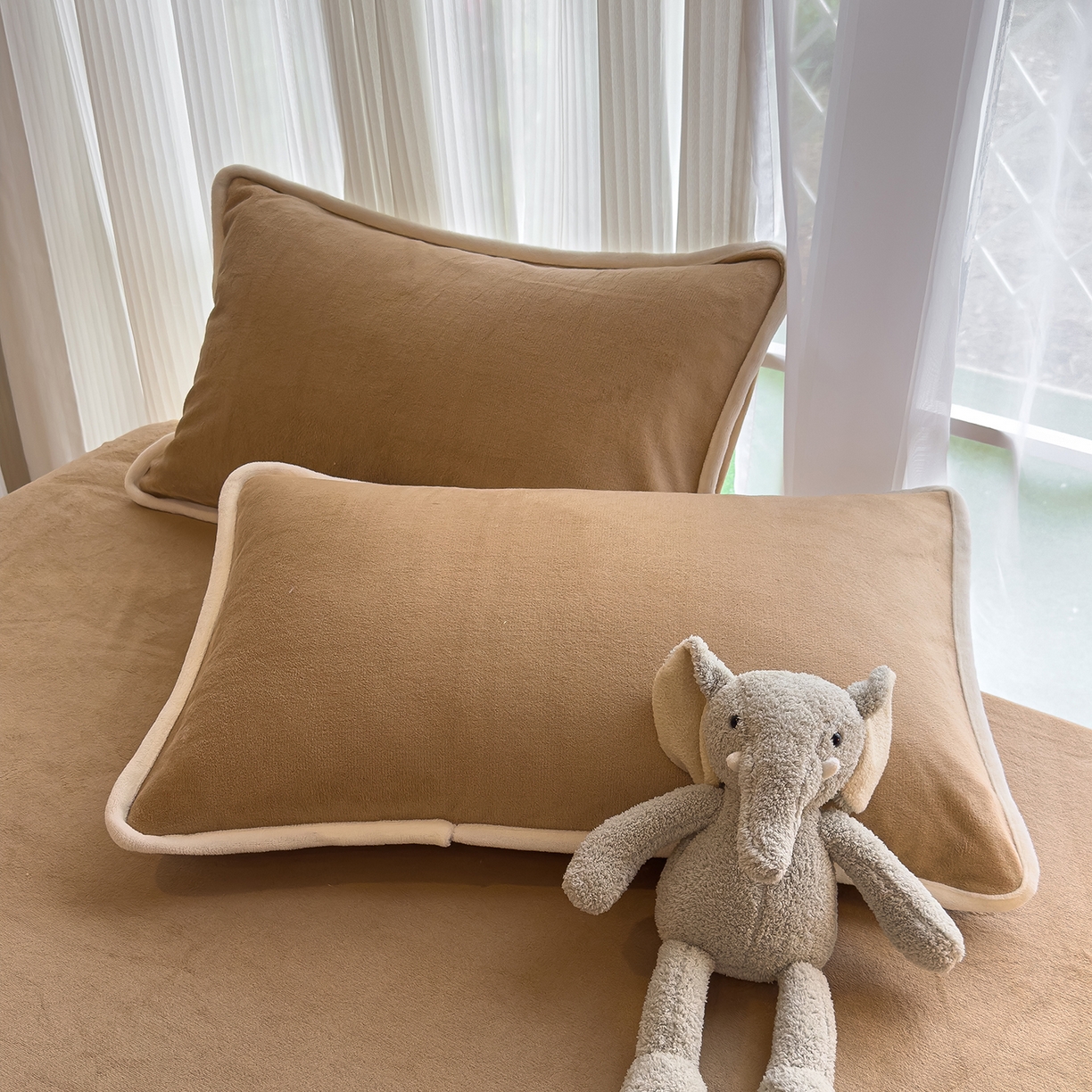 91家纺网 家纺一手货源 找家纺 N先生_2025新款牛奶绒纯色包边四件套 奶茶咖