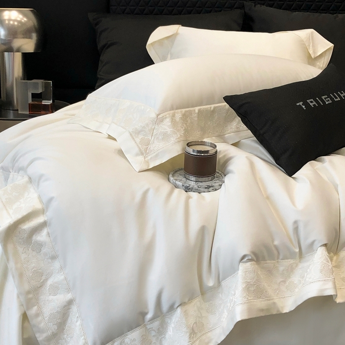 91家纺网 家纺一手货源 找家纺 太古汇家居 2025新款长绒棉纯棉打孔镂空四件套-赫莲娜 赫莲娜-奶昔白