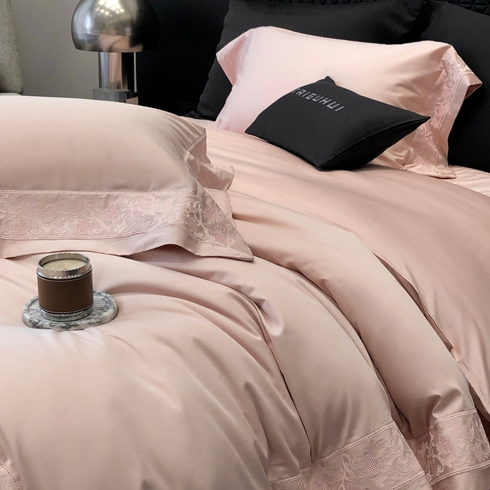 91家纺网 家纺一手货源 找家纺 太古汇家居 2025新款长绒棉纯棉打孔镂空四件套-赫莲娜 赫莲娜-邂逅粉