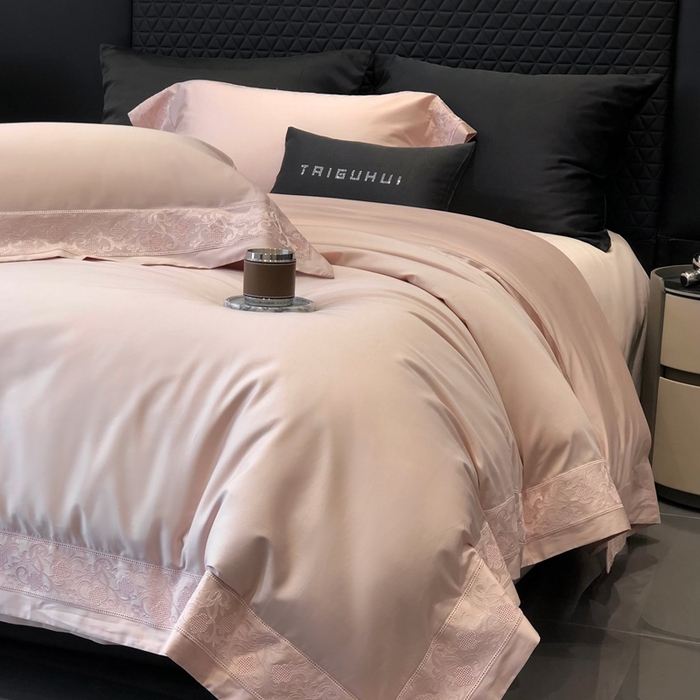 91家纺网 家纺一手货源 找家纺 太古汇家居 2025新款长绒棉纯棉打孔镂空四件套-赫莲娜 赫莲娜-邂逅粉